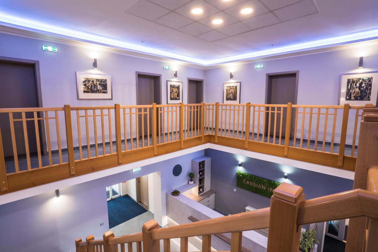 Cassian Inn Партизанске Екстериор снимка